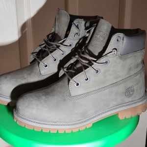 Timberland boots size 6 m juniors grey